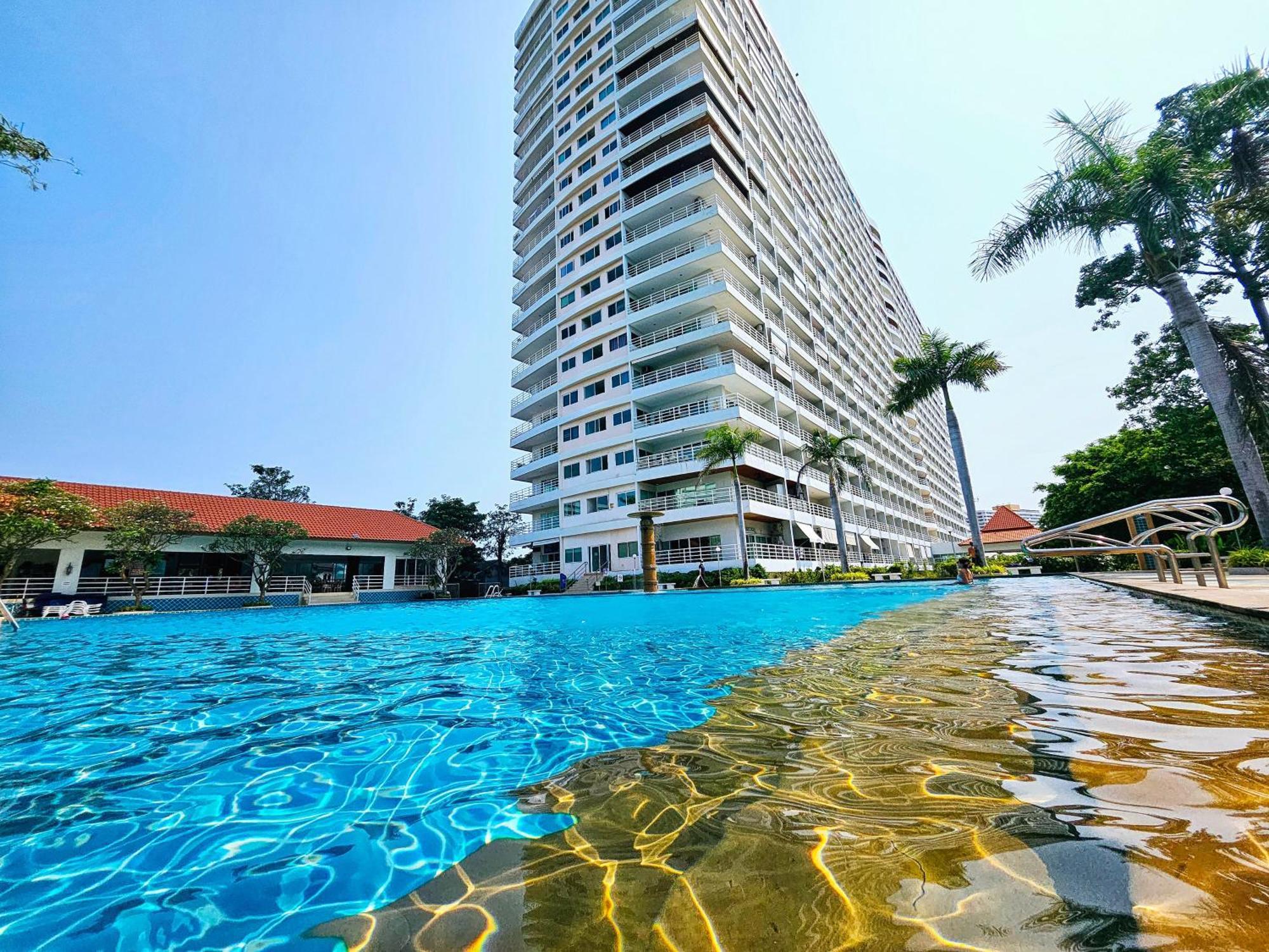 View Talay 5 Jomtien Beachfront Pattaya Exteriér fotografie