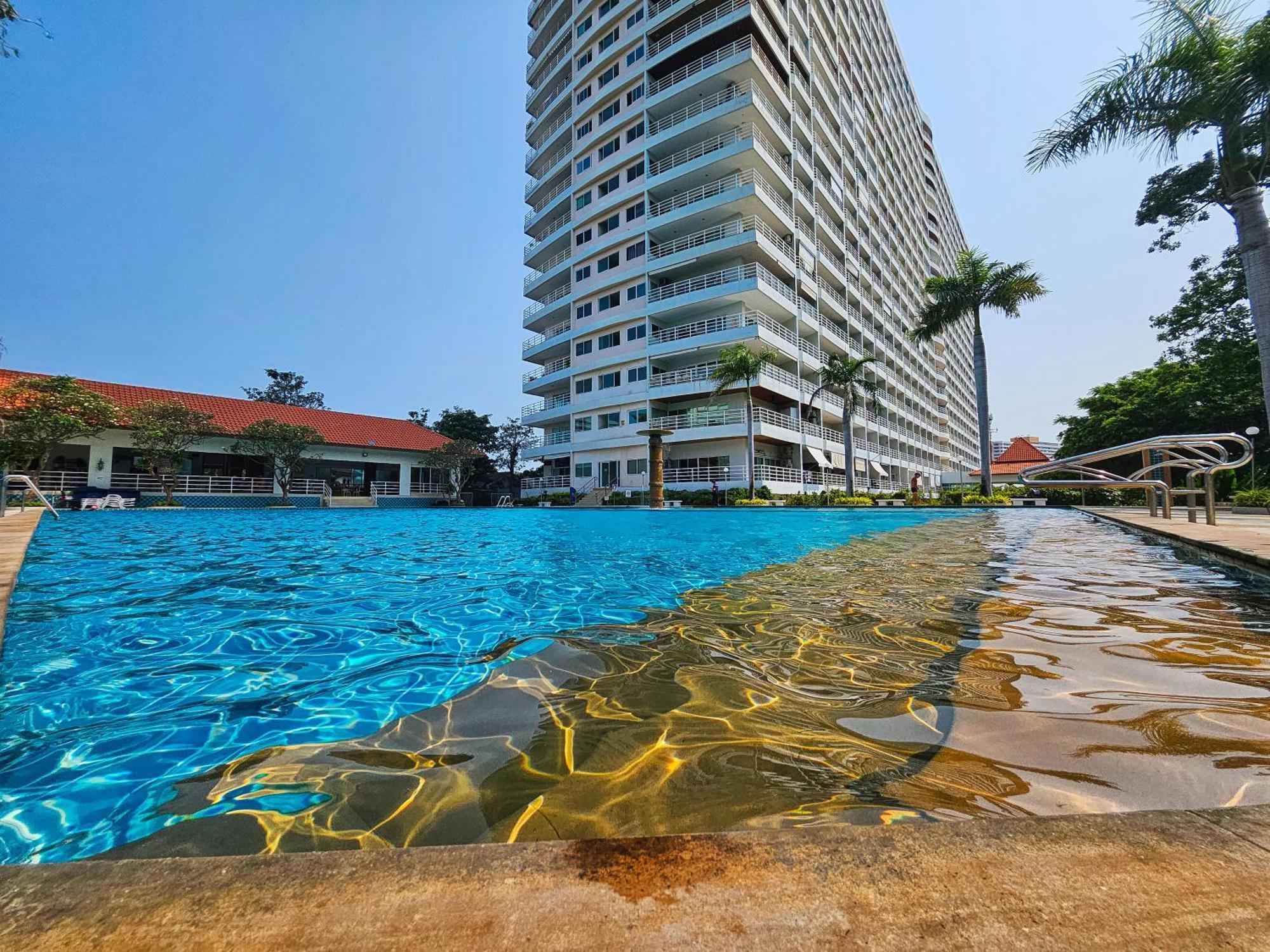 View Talay 5 Jomtien Beachfront Pattaya Exteriér fotografie